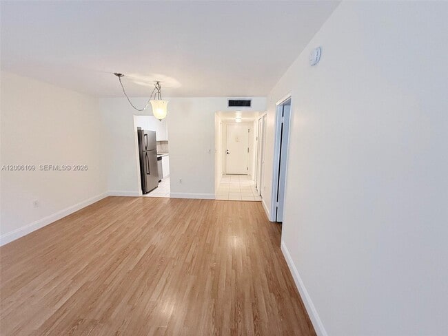 Building Photo - 1400 St Charles Pl