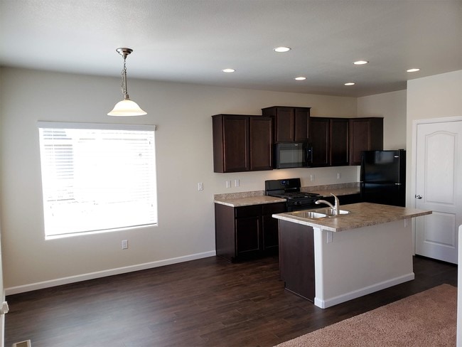 Photo - 1415 Kansas Ave Townhome