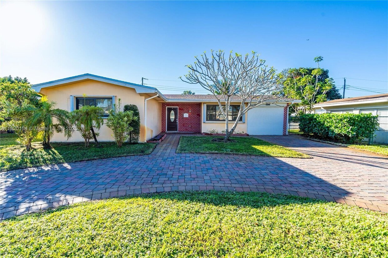 Primary Photo - 8430 NW 15th Ct