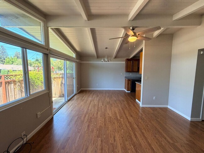 Building Photo - Nice Walnut Creek  3 bedroom 2 Bathroom in Quiet Ct