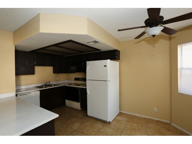 Building Photo - 1400 Cinder Rock Dr