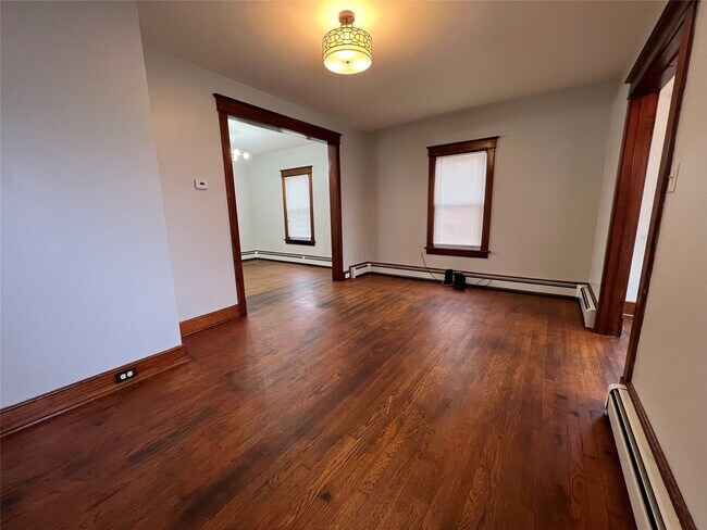 Foto del edificio - 50 Crocker Ave