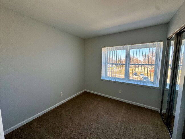 Foto del edificio - 600 E McKinley Rd