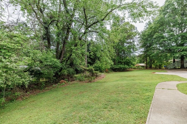 Foto del edificio - 215 Jennings Mill Rd