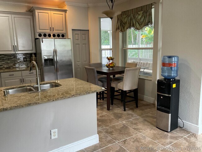 Foto del edificio - 6566 Spring Meadow Dr