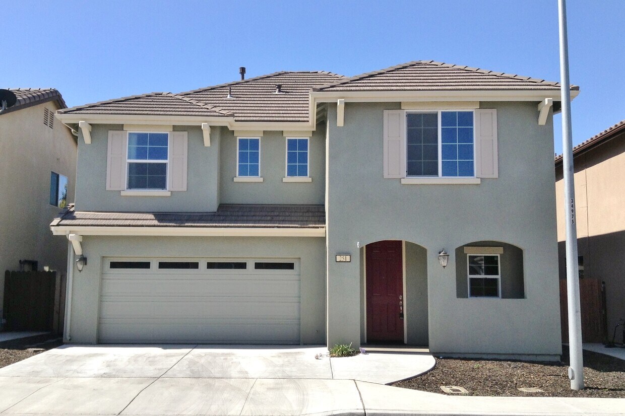 Primary Photo - 251 Slate Ave