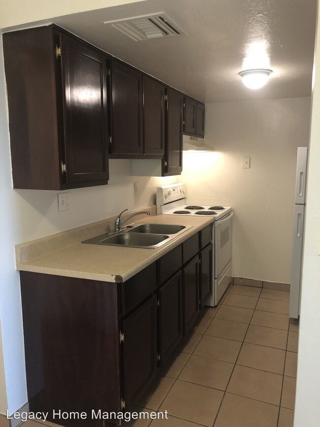 Foto del edificio - 819 S Stapley Dr