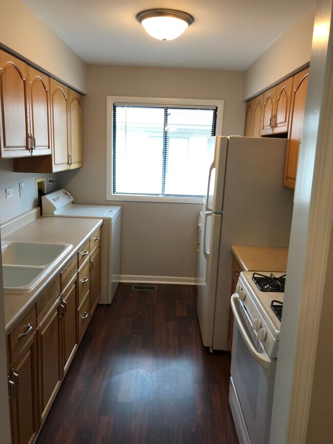 Foto del edificio - 29W558 Winchester Cir N