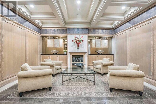 Photo du bâtiment - 909 Bay St.