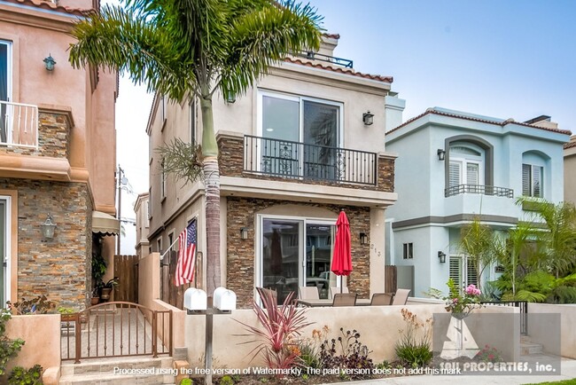 Foto del edificio - Georgous downtown Huntington Beach home