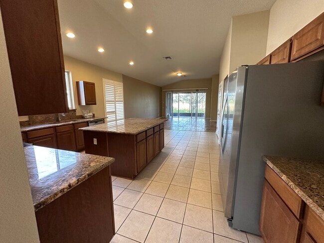 Building Photo - Beautiful Home Located in Great Community with all the Amenities.