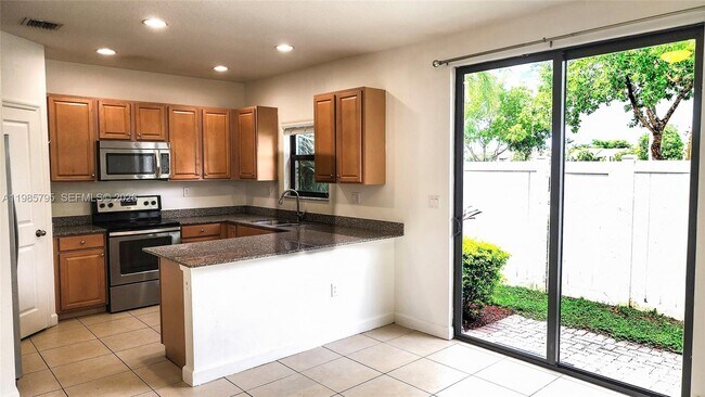 Foto del edificio - 470 NE 194th Terrace
