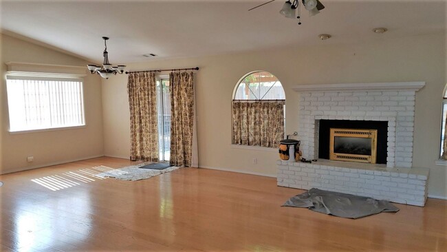 Building Photo - 4 br, 2 bath House - 720 Shaw
