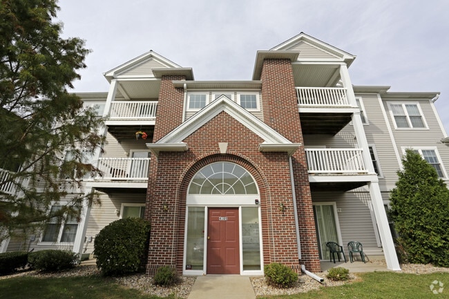 Hollow Creek IV Exterior - Hollow Creek Apartments