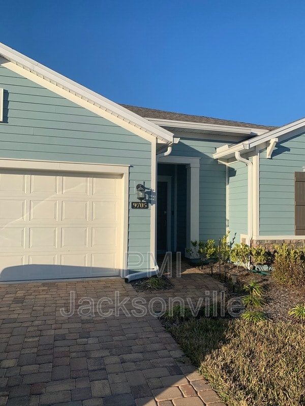 Building Photo - 9705 Cilantro Dr