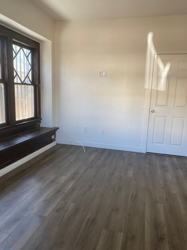 Foto del edificio - 4059 Brighton Ave