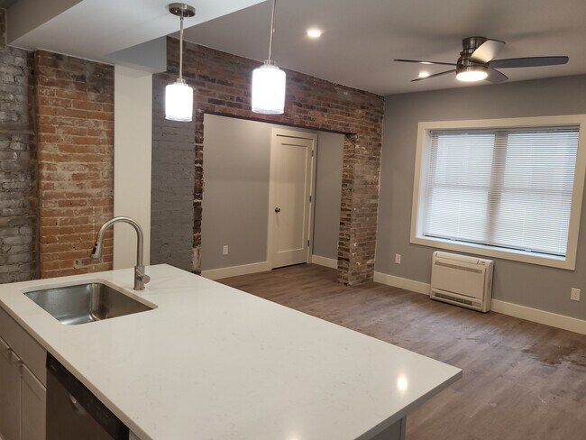 Foto del edificio - 2173 Professor Ave