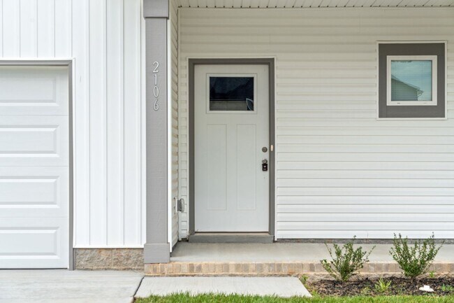 Building Photo - New Construction Three Bedroom!