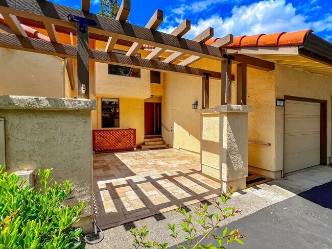 Foto del edificio - 39 Fountain Grove Cir