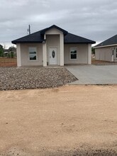 Building Photo - 505 El Paso Ave