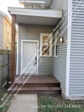 Building Photo - 707 Livingston Ave NE
