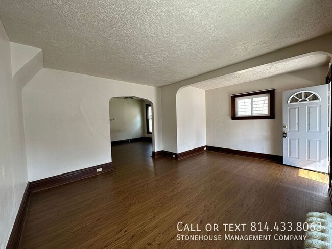 Building Photo - 544 E 24th St