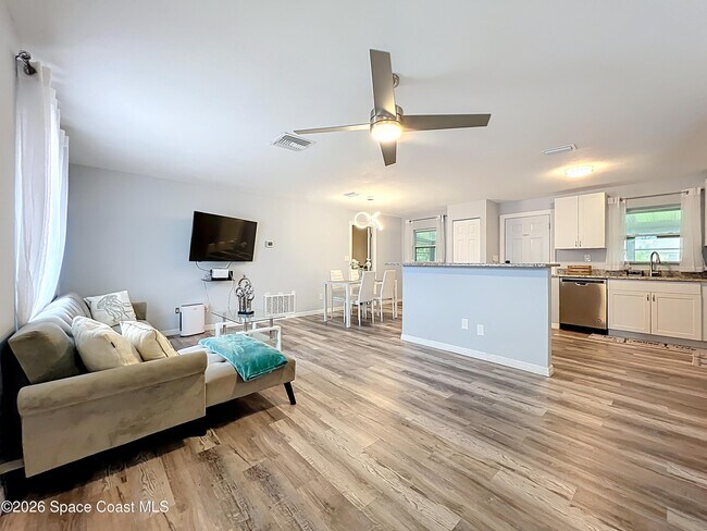 Foto del edificio - 760 Becker Ave NE