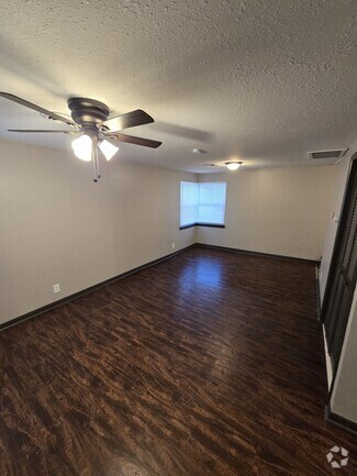Building Photo - 2009 S Joplin St