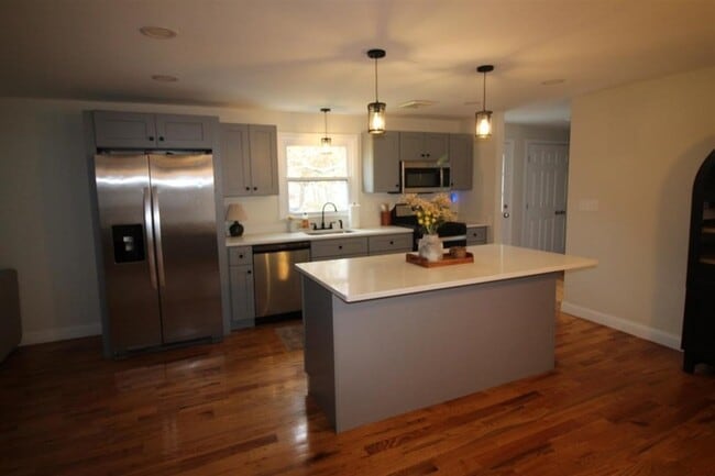 Building Photo - 4 Ferland Dr
