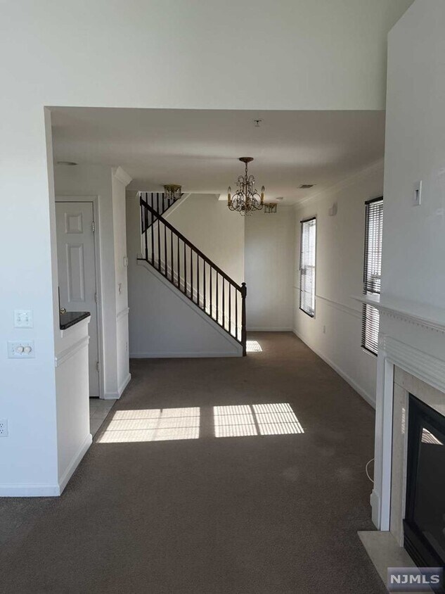 Primary Photo - 17A Forshee Cir