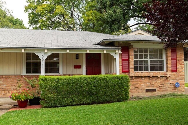 Building Photo - 6611 Del Norte Ln