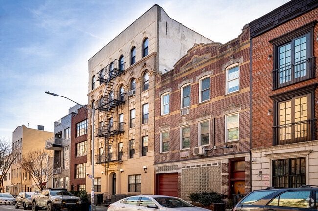 Building Photo - 250 N 6th St