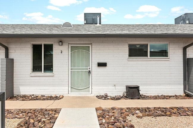 Building Photo - 1646 E McKinley St