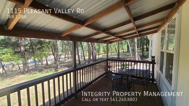 Building Photo - 1115 Pleasant Valley Rd