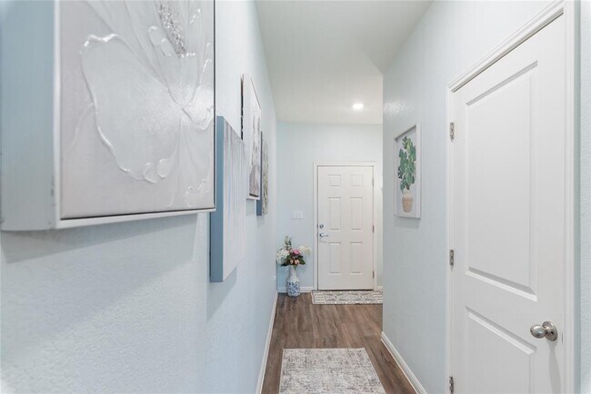 Foto del edificio - 204 Peony Ln.
