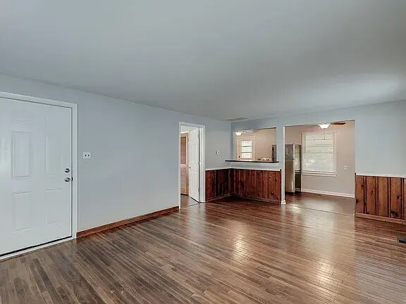 Foto del edificio - 4449 Kingsley Dr