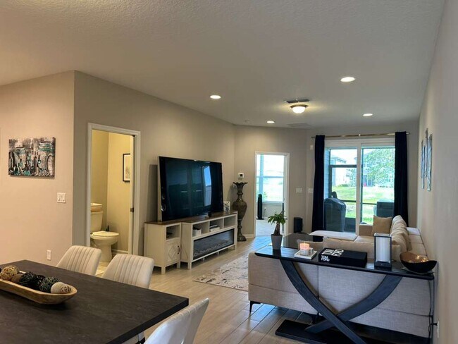 Building Photo - 754 Cherry Elm Dr
