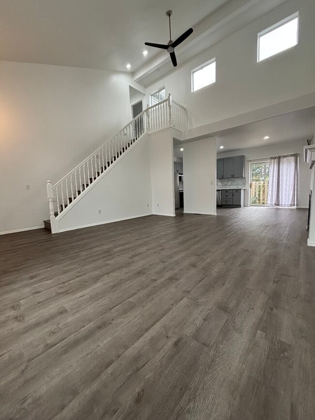 Building Photo - 20115 NE Halsey St