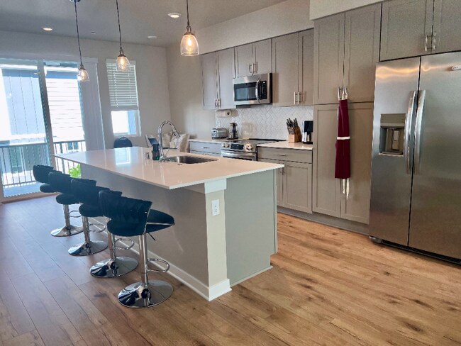 Photo - 15423 Admiralty Way Townhome