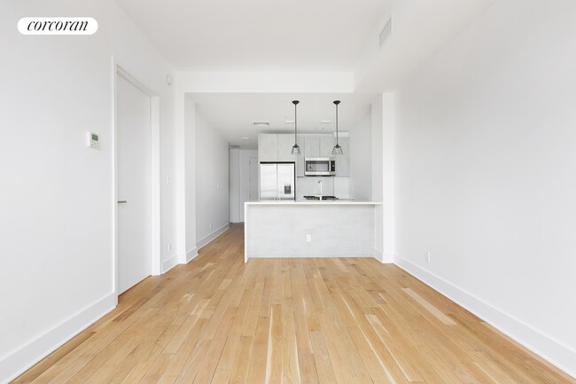 Building Photo - 21-10 44th Dr