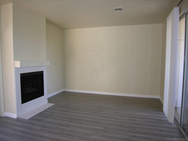 Foto del edificio - 8686 New Salem St