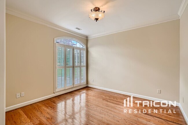 Foto del edificio - 2775 Sawnee View Dr