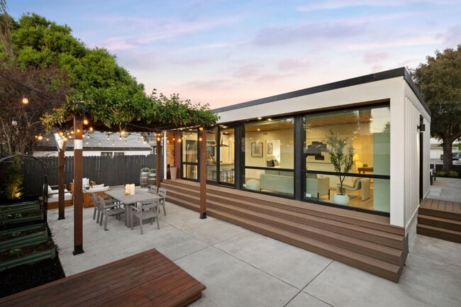 Building Photo - 409 Tilton Ave
