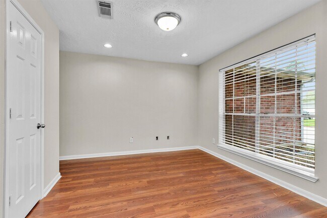 Foto del edificio - 2726 Fox View Cir