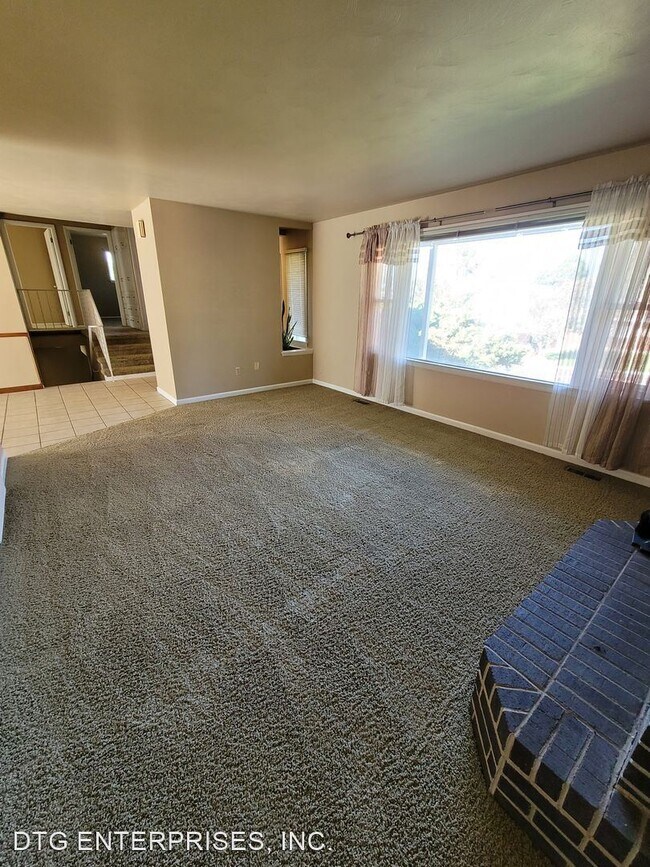Building Photo - 5 br, 2 bath House - 3917 Applewood Drive