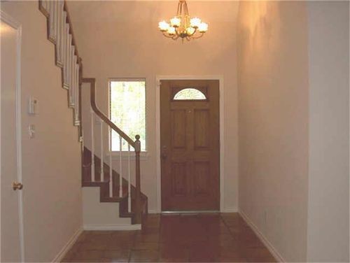 Building Photo - 7 Knoll Pines Ct