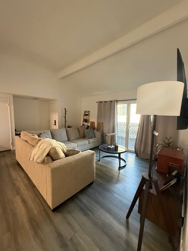 Foto del edificio - 2266 Denair Ave