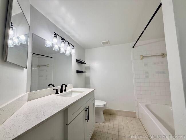 Foto del edificio - 9633 Riverside Dr