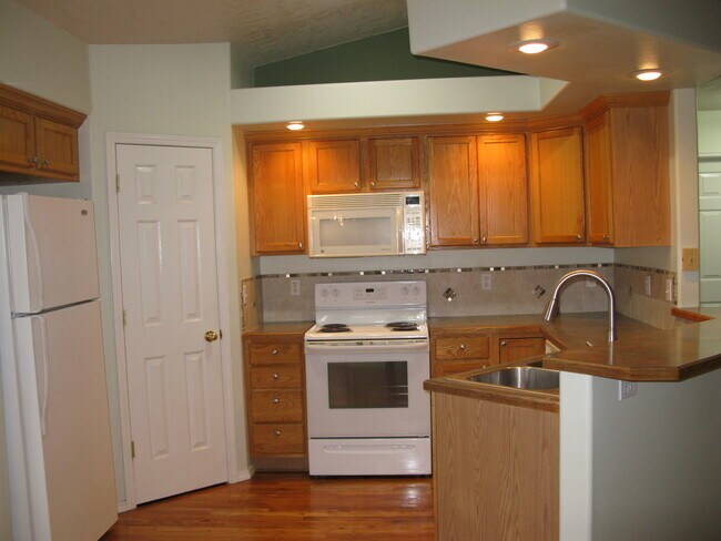 Foto del edificio - 2020 E Laguna Ave