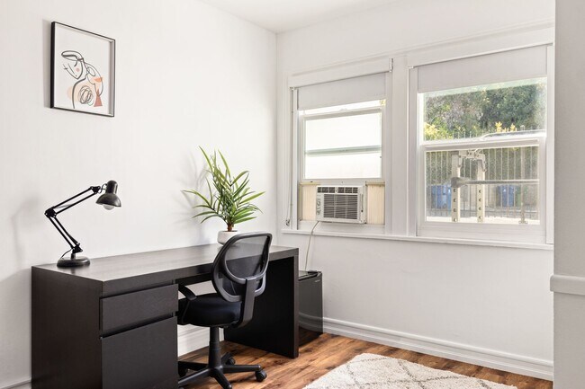 Foto del edificio - 515 Landfair Ave